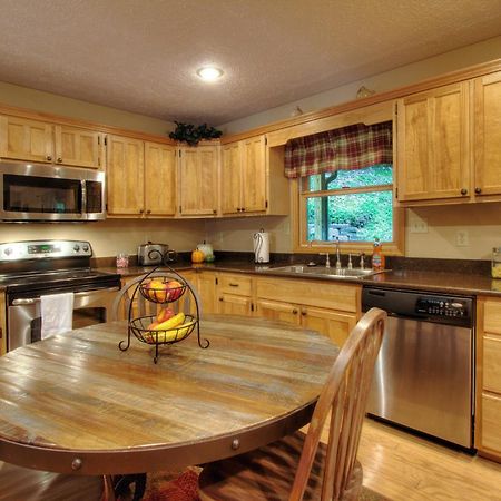 Gorgeous "Country Roads" By Honeybearcabins 4Br 4Ba, Next To Pool, Easy Drive, Main Strip Location! Pigeon Forge Exterior foto